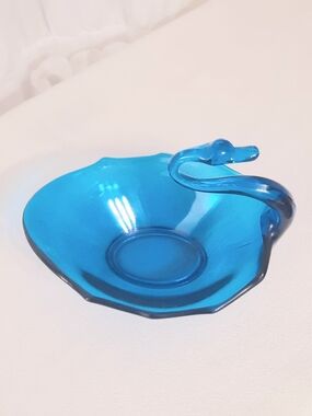 Viking Glass Blueique Blue Swan Trinket Scalloped Bowl Mid Century Modern